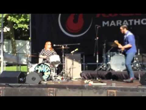 The Snakebites - Aberdeen Dreams (LIVE @ 2015 Rock N' Roll Seattle Marathon