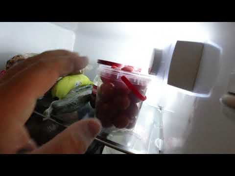 MongoTV_7189- SPISER ET STYKKE WINERBRØD TIRSDAG EFTERMIDDAG OG SNAKKER