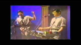 DEVO - Jerkin' Back and Forth (Live on Fridays 10.09.1981)