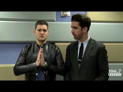 MICHAEL BUBLE Demonstrates How to Croon to a Pregnant Belly! (w / Subt.)