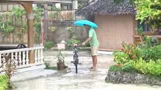 preview picture of video 'Filipíny 2014, Bantayan,Taková jedna deštivá snídaně'