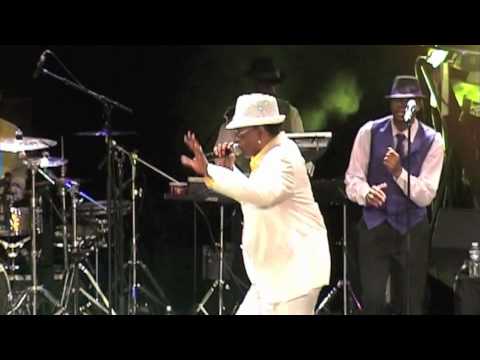 GAP BAND CHARLIE WILSON live TRIANON Oops upside your head 17 sept 2011