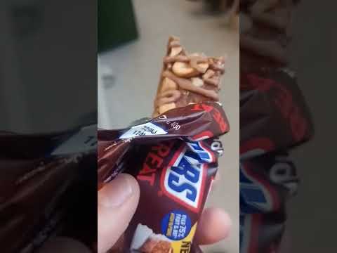 Snickers🍫🍫🍫 peanut flavored 🥜🌰🥜 triple treat #shorts #asmr