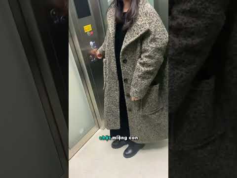 Chú Chó Suýt Tấn Công Cô Gái Này...