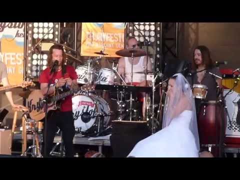 Kryštof Kemp Mikulov - Nevěsta a ženich (úplně celé) 02/08/2014