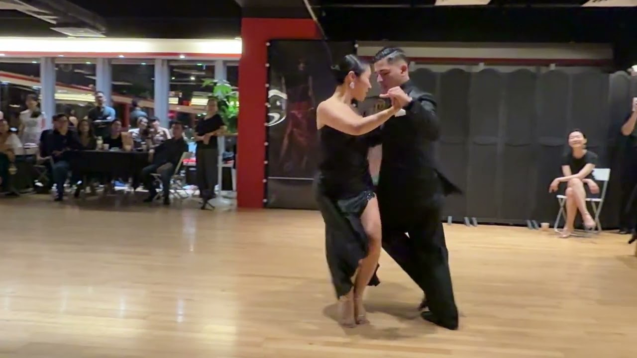 Video thumbnail for Eva Youn y Lucio Galvin in Hong Kong 2/3 - 23 May 2025