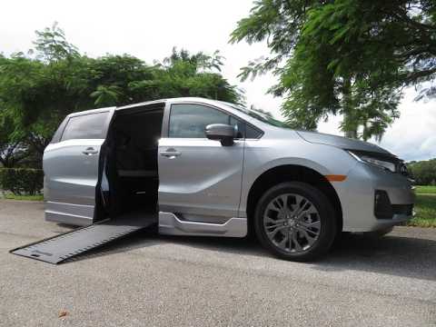 2026 Silver /Light Gray Honda Odyssey Touring (5FNRL6H80TB) with an 3.5L V6 SOHC 24V engine, Automatic transmission, located at 4301 Oak Circle #19, Boca Raton, FL, 33431, (954) 561-2499, 26.388472, -80.084045 - Photo#0