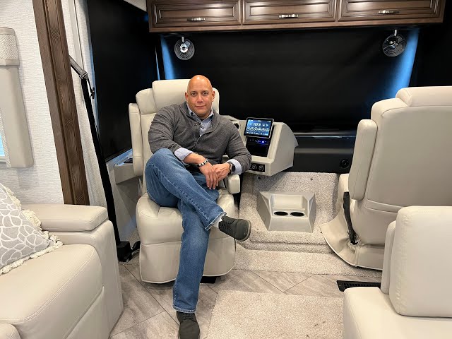 Preview image of 2024 Newmar Bay Star Sport 3014 17N232012 youtube video