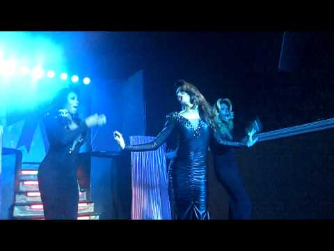 Victoria Vipper, Isabelly Di Monaco, Taysa Shinayder as Destiny Child