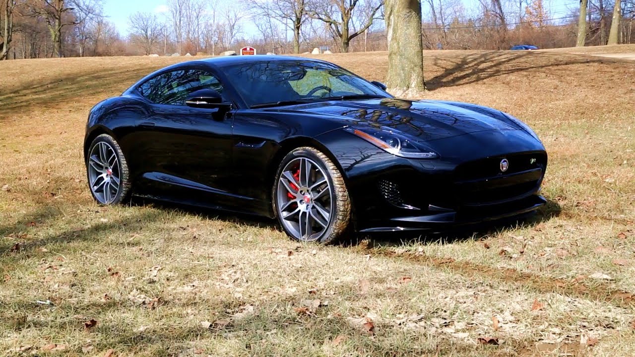 7 Reasons We Love the Jaguar F-TYPE R