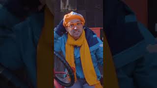 Blippi Resolve uma Pista na Caça ao Tesouro! 💡 #shorts #blippi #natal