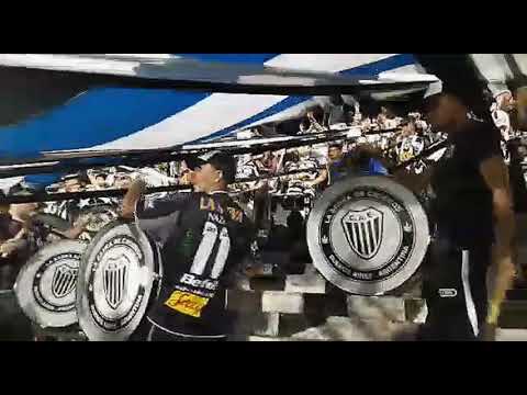 "Los pibes de los bombos / La Barra De Caseros." Barra: La Barra de Caseros &bull; Club: Club Atlético Estudiantes