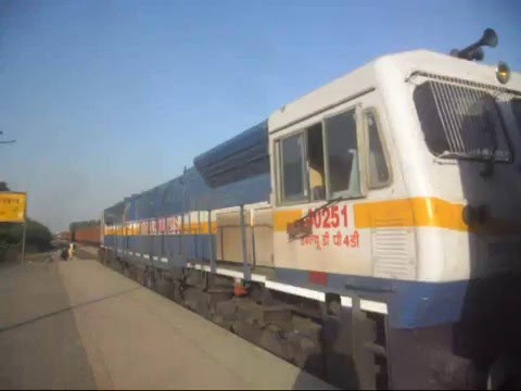 Onboard New Dual Cab EMD Led Train:High Speed Action and Sounds in Deisel Stretch