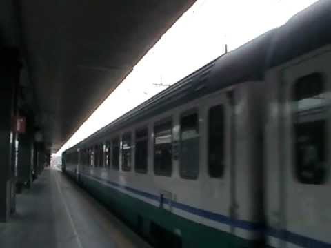 E656.042 in partenza con l' IC 707 Roma Termini - Taranto