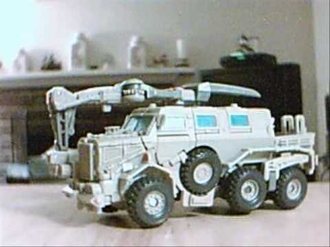 Video Review of Bonecrusher, Transformer deluxe class 3 of 3