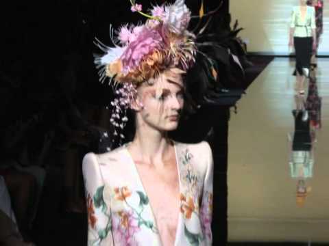 Armani Privé Show-Haute Couture Autumn/Winter 2011/12