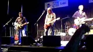 PAT TRAVERS LIVE snortin wiskey.AVI