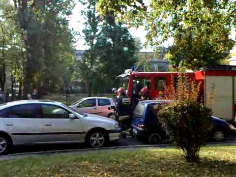 Wypadek i dachowanie na ul. Panewnickiej. Film wideo z telefonu