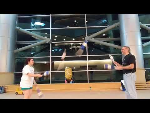 Lutkinsky: Juggling Passing Pattern