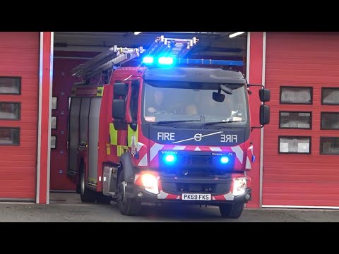 *TWO TONES* Chadderton Pump Turnout - Greater Manchester Fire And Rescue Service