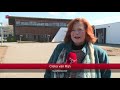 Honderden bezorgde Almeerders tekenen petitie tegen komst patatfabriek.