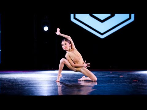 Gemma Holmes - Flatline