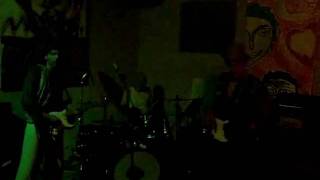 MAX ALOISI TRIO "PANDORA" - Voodoo Child - (Hendrix cover) Live at The BlackDog 15 Nov 2009).avi