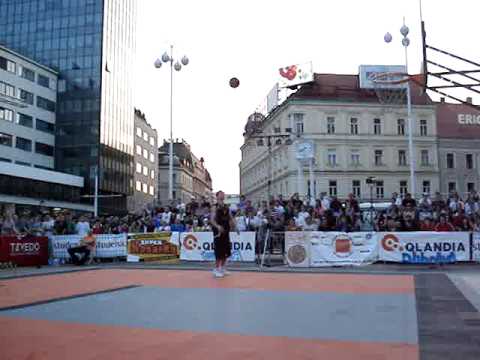 Croatian streetball tournament "Nocni Hakl 2009" - Dunkology PT2