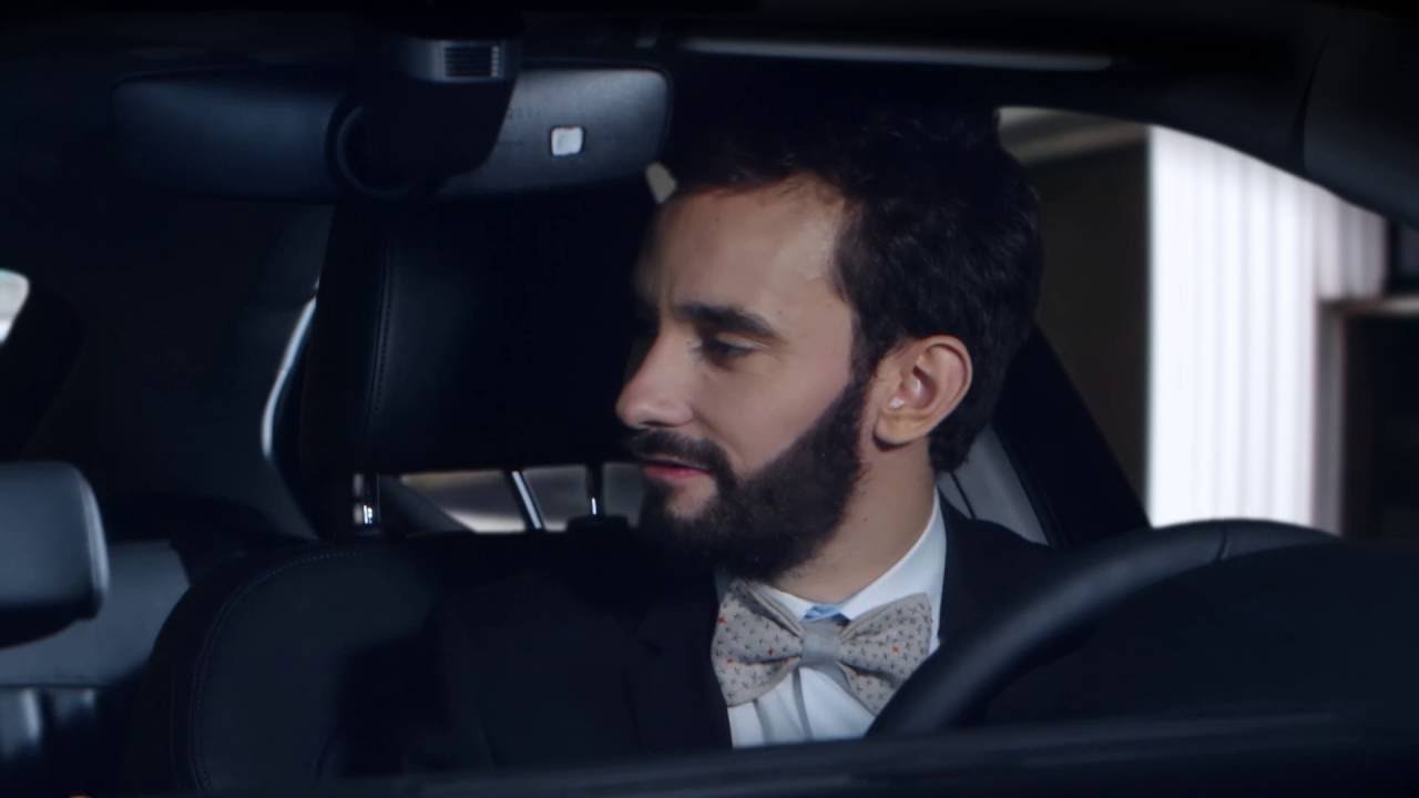 A votre service - saison 3 - Teaser VF