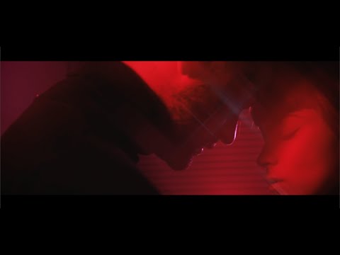 Crítika -  Me encantas  (Videoclip Oficial)