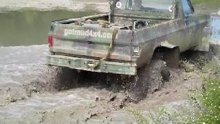 preview picture of video 'Green Chevy Mud Bogging'