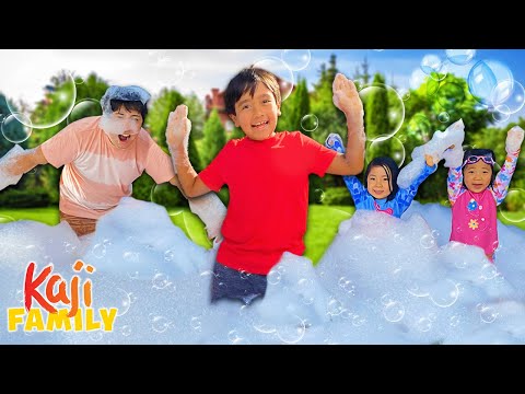 SUMMERTIME BUBBLE PARTY with Ryan, Emma, & Kate! ☀️