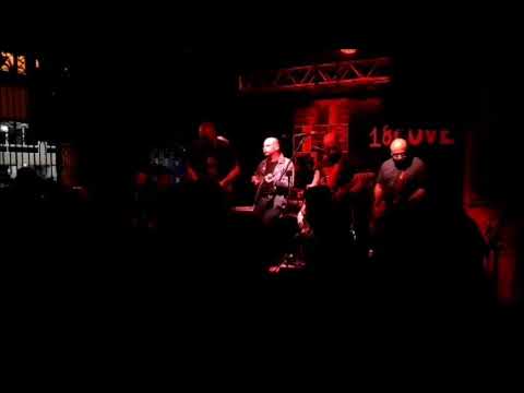 Desacato Civil e Ariel - Classe Dominante (Restos de Nada)