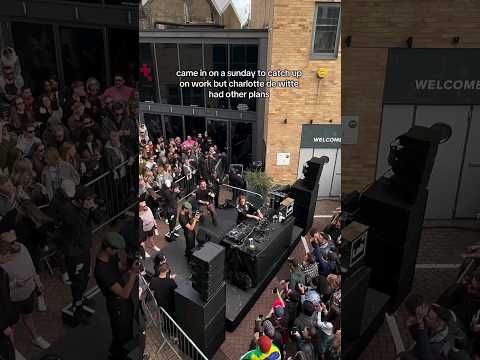 Charlotte de Witte threw a street party in London 🇬🇧🏙️🔥 📹 by: @lab54extras [IG] #charlottedewitte