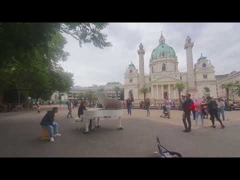 Public Piano & Cajon street music medley in Vienna (by Thomas Krüger & Omar Altayi)