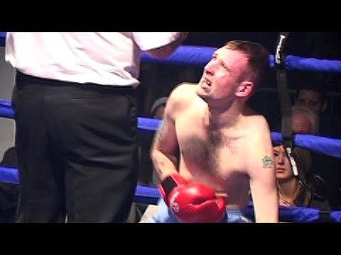 Classic Unlicensed Boxing - Paddy Byrne v 'Psycho' Parbrook - Loads of Knockdowns!
