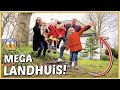 TOCH OP VAKANTiE iN EEN MEGA LANDHUiS ? | Bellinga Vlog #2380