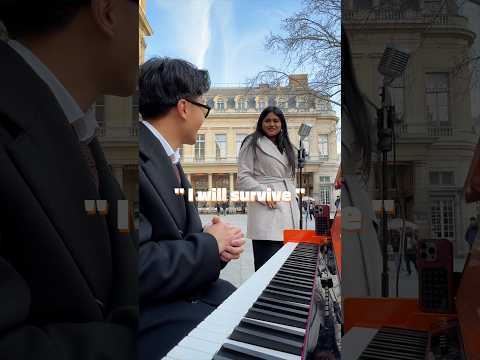 I spotted an amazing singer in the street 🤯😍