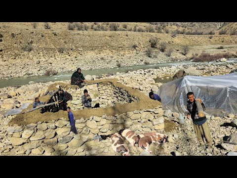 Building a house in the heartof theZagros Mountains 🏔️A nomadicfamily's incredible effort to survive