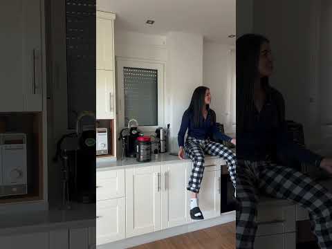 Atiçando minha esposa e depois saindo fora