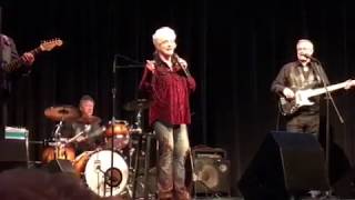 Connie Smith - Clinging to a Saving Hand