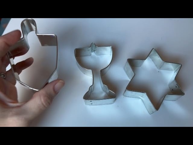 Vídeo relacionado con Ann Clark Cookie Cutters Juego de 3 cortadores de galletas diversión de Semana Santa con libro de recetas, conejito de Pascua, huevo de Pascua y zanahoria