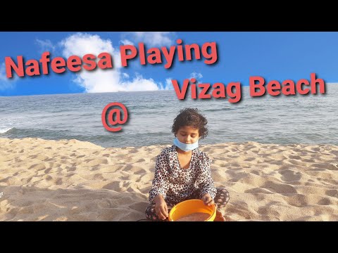 Nafeesa playing @ Beach ⛱