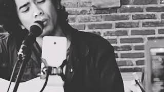 Download lagu Story WA GAUN  MERAH cover by amrinal rasadi mp3