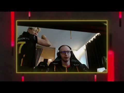 Gigachad TORONTOTOKYO Casually flexing his BICEPS on BetBoom Save's cam after winning against Entity