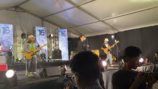 Download lagu The Times - Khayal Khayalan | [Live] Atas Angin Festival 2024 mp3