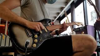 Video thumbnail for Fender Player Plus Stratocaster HSS Quick Test by Effect On Line