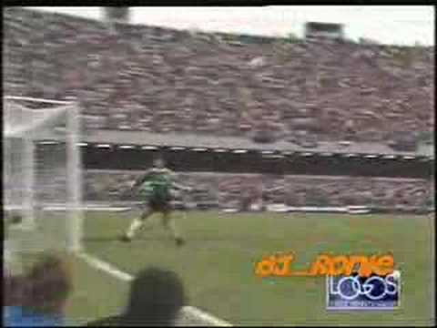 sobran las palabras...maradona !