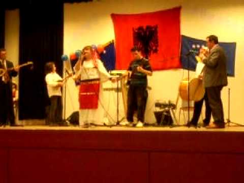 Egzona Ajeti me Kengen "Dej te molla e kuqe" Video Remi