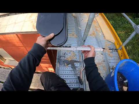 Kupfer Dachrinne anbringen - Live vom Biberschwanzdach in Leisnig